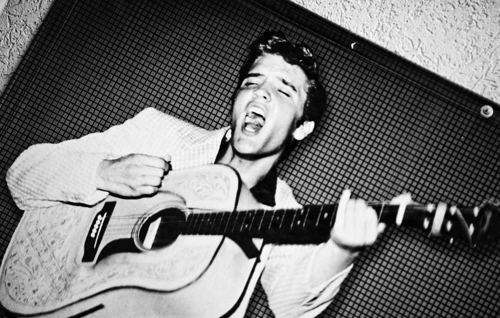 The Top 10 Guitar Songs for Charming Your Date Superprof